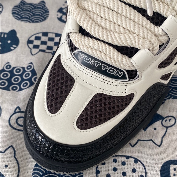 Louis Vuitton White And Black Sneakers - Picture 6 of 8